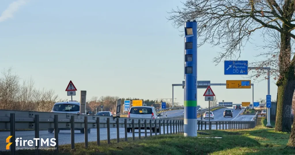 Urządzenie skanujące tablice rejestracyjne w celu sprawdzenia opłat drogowych na niemieckiej autostradzie